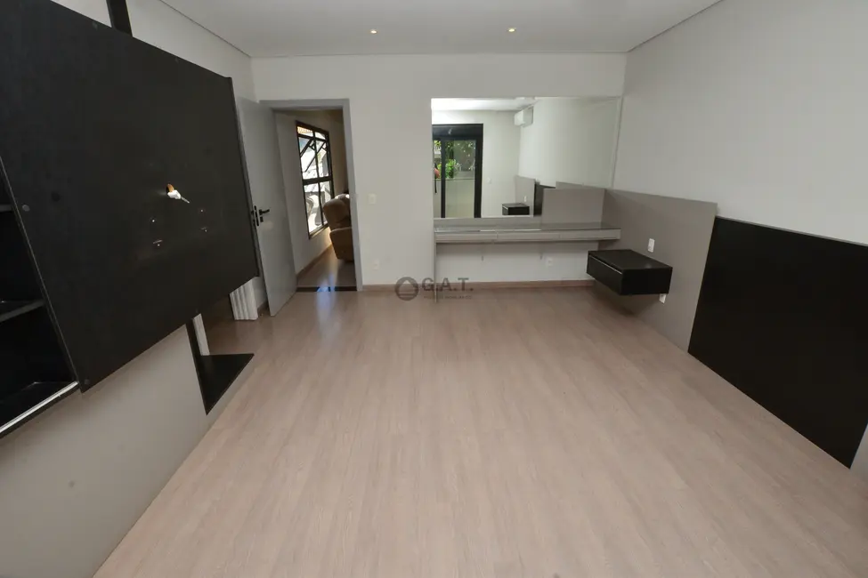 Casa de Condomínio com 3 quartos à venda, 276m2 em Jardim Residencial Tivoli Park, Sorocaba - SP - imagem 8 Foto 8 de Casa de Condomínio com 3 quartos à venda, 276m2 em Jardim Residencial Tivoli Park, Sorocaba - SP
