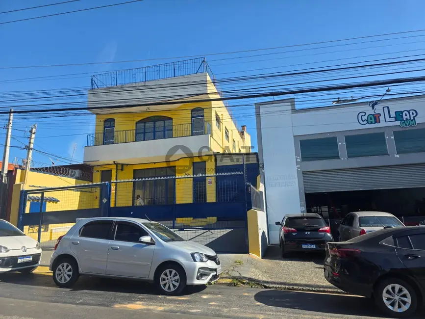 Foto 2 de Casa com 3 quartos para alugar, 280m2 em Vila Fiori, Sorocaba - SP
