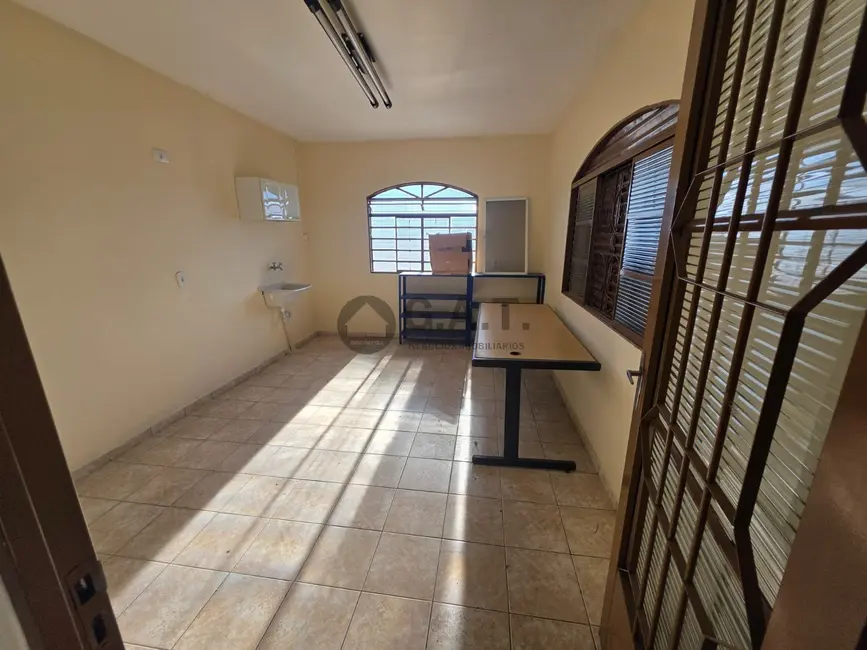 Foto 8 de Casa com 3 quartos para alugar, 280m2 em Vila Fiori, Sorocaba - SP