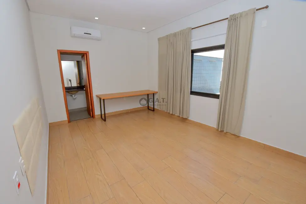 Casa de Condomínio com 3 quartos à venda, 253m2 em Sorocaba - SP - imagem 3 Foto 3 de Casa de Condomínio com 3 quartos à venda, 253m2 em Sorocaba - SP