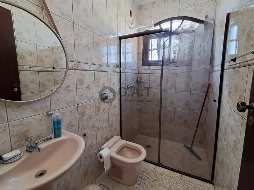 Casa com 3 quartos à venda, 190m2 em Parque das Laranjeiras, Sorocaba - SP - imagem 5 Foto 5 de Casa com 3 quartos à venda, 190m2 em Parque das Laranjeiras, Sorocaba - SP