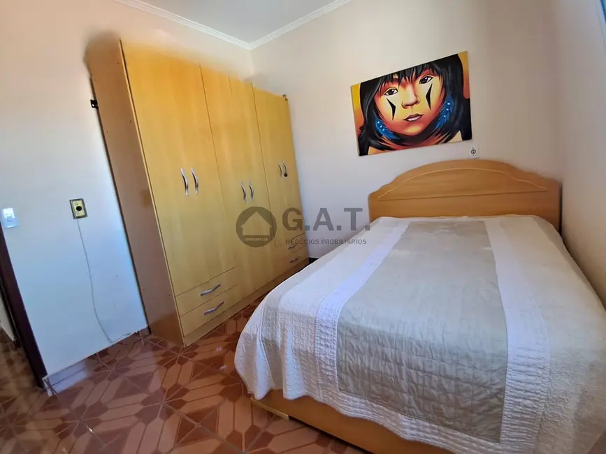 Casa com 3 quartos à venda, 190m2 em Parque das Laranjeiras, Sorocaba - SP - imagem 2 Foto 2 de Casa com 3 quartos à venda, 190m2 em Parque das Laranjeiras, Sorocaba - SP