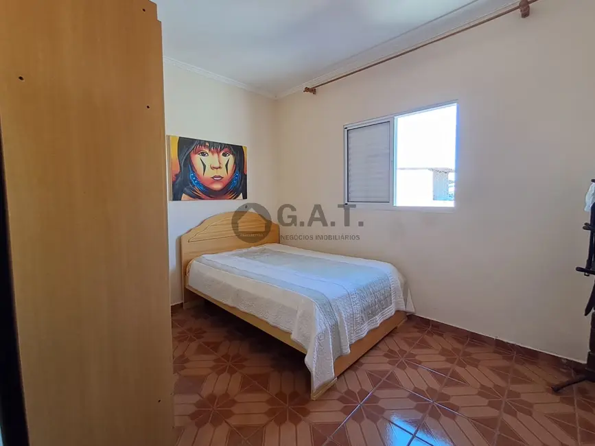 Casa com 3 quartos à venda, 190m2 em Parque das Laranjeiras, Sorocaba - SP - imagem 3 Foto 3 de Casa com 3 quartos à venda, 190m2 em Parque das Laranjeiras, Sorocaba - SP