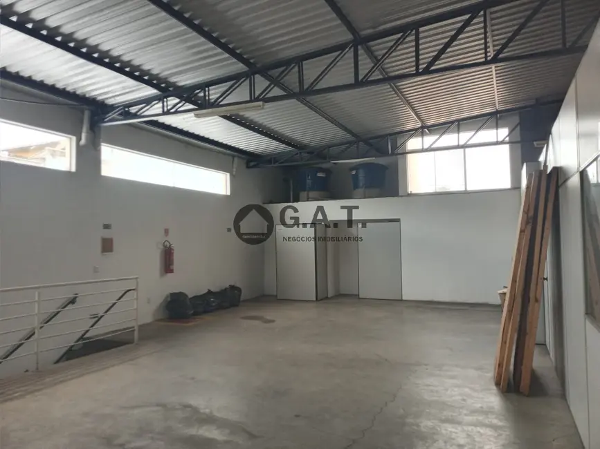 Foto 2 de Armazém / Galpão para alugar, 520m2 em Jardim Santa Rosa, Sorocaba - SP