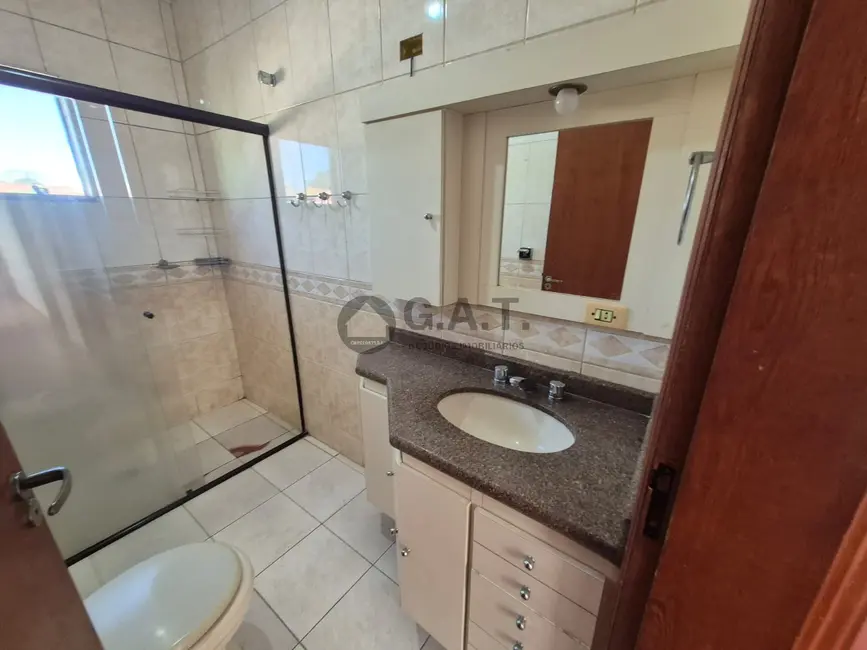 Casa com 6 quartos para alugar, 320m2 em Jardim América, Sorocaba - SP - imagem 6 Foto 6 de Casa com 6 quartos para alugar, 320m2 em Jardim América, Sorocaba - SP