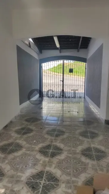 Casa com 3 quartos à venda, 187m2 em Parque das Laranjeiras, Sorocaba - SP - imagem 4 Foto 4 de Casa com 3 quartos à venda, 187m2 em Parque das Laranjeiras, Sorocaba - SP