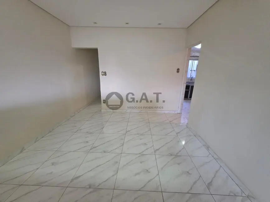 Casa com 3 quartos para alugar, 150m2 em Centro, Sorocaba - SP - imagem 8 Foto 8 de Casa com 3 quartos para alugar, 150m2 em Centro, Sorocaba - SP