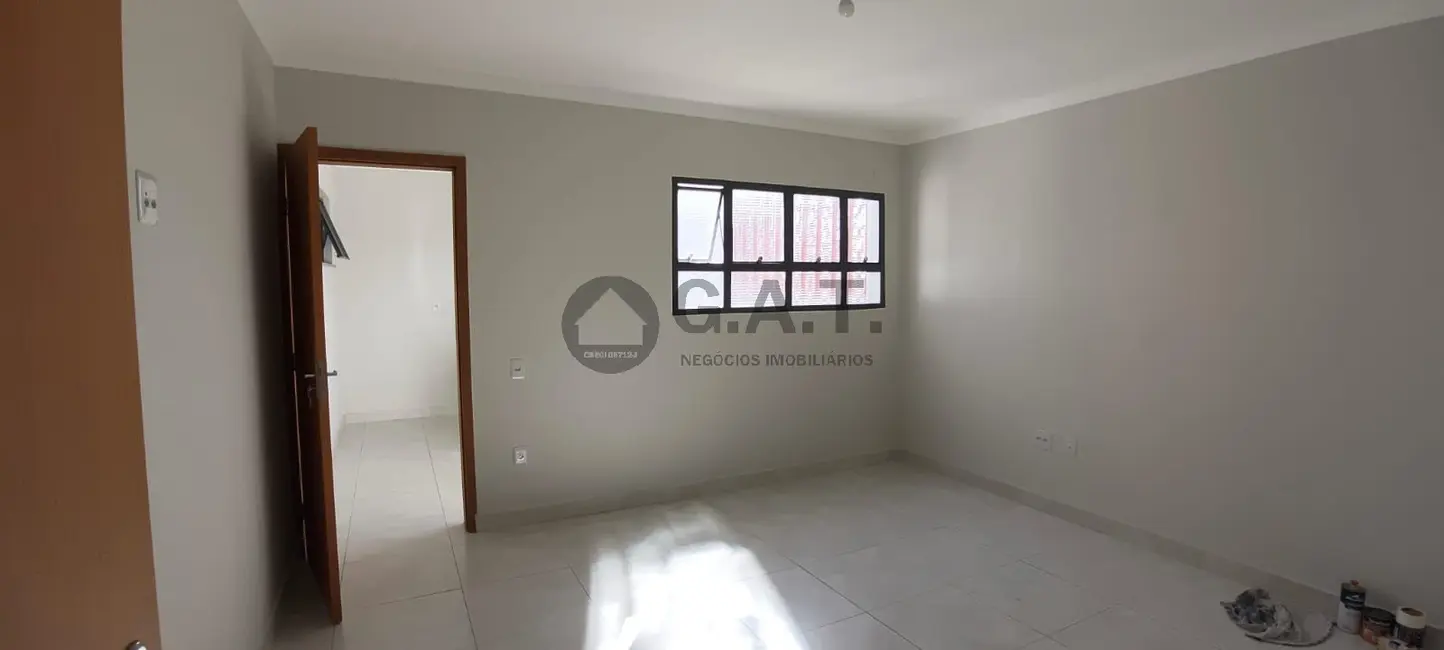 Casa com 2 quartos para alugar, 90m2 em Jardim Santa Rosália, Sorocaba - SP - imagem 3 Foto 3 de Casa com 2 quartos para alugar, 90m2 em Jardim Santa Rosália, Sorocaba - SP