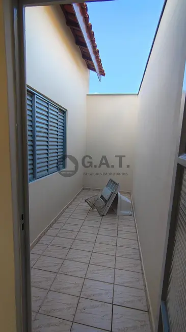 Casa com 2 quartos para alugar, 90m2 em Jardim Santa Rosália, Sorocaba - SP - imagem 8 Foto 8 de Casa com 2 quartos para alugar, 90m2 em Jardim Santa Rosália, Sorocaba - SP