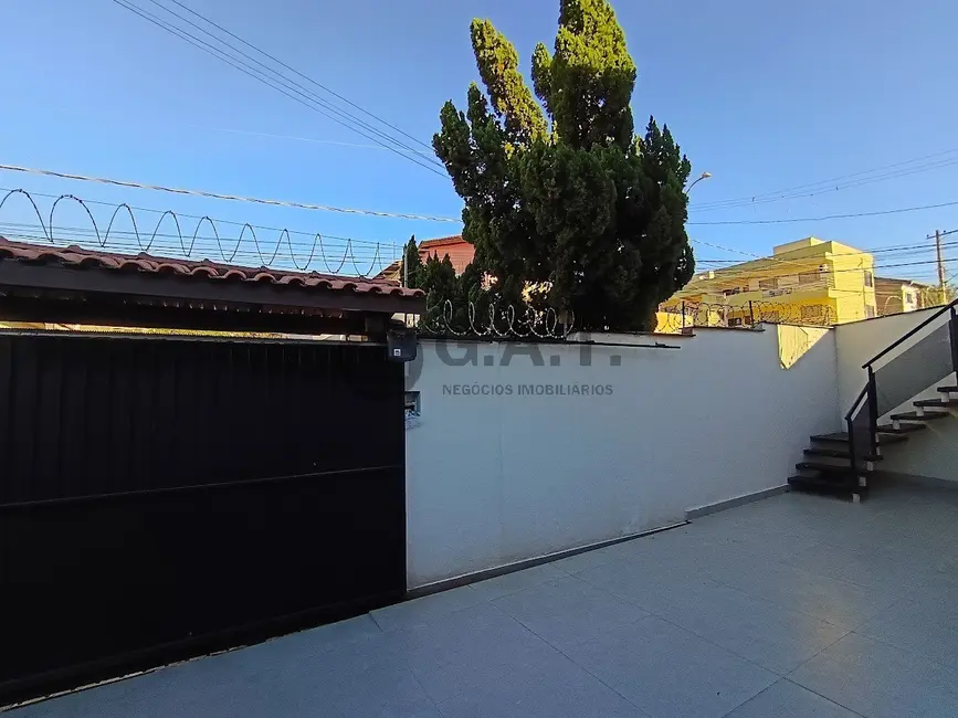 Casa com 4 quartos para alugar, 250m2 em Jardim Simus, Sorocaba - SP - imagem 4 Foto 4 de Casa com 4 quartos para alugar, 250m2 em Jardim Simus, Sorocaba - SP