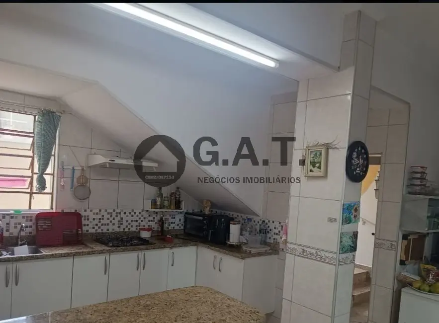 Foto 5 de Casa com 5 quartos para alugar, 220m2 em Jardim São Judas Tadeu, Sorocaba - SP