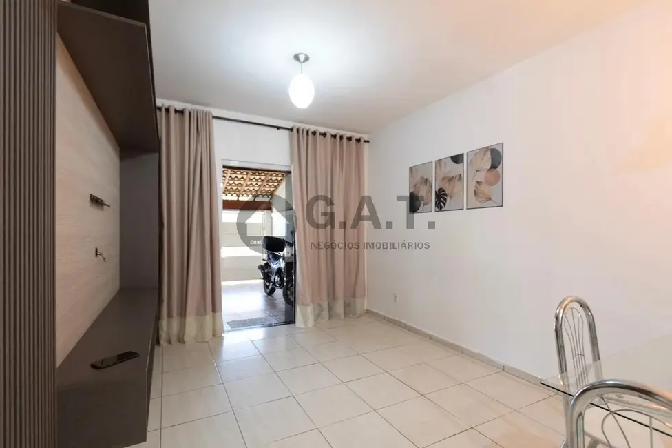 Casa com 3 quartos para alugar, 130m2 em Jardim Santa Catarina, Sorocaba - SP - imagem 6 Foto 6 de Casa com 3 quartos para alugar, 130m2 em Jardim Santa Catarina, Sorocaba - SP