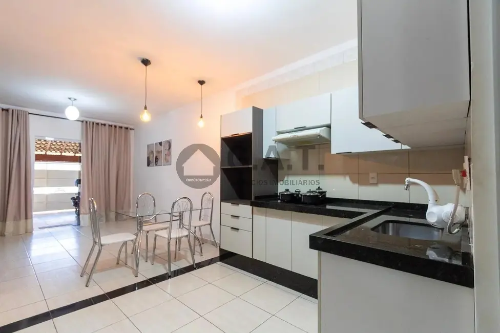 Casa com 3 quartos para alugar, 130m2 em Jardim Santa Catarina, Sorocaba - SP - imagem 1 Foto 1 de Casa com 3 quartos para alugar, 130m2 em Jardim Santa Catarina, Sorocaba - SP
