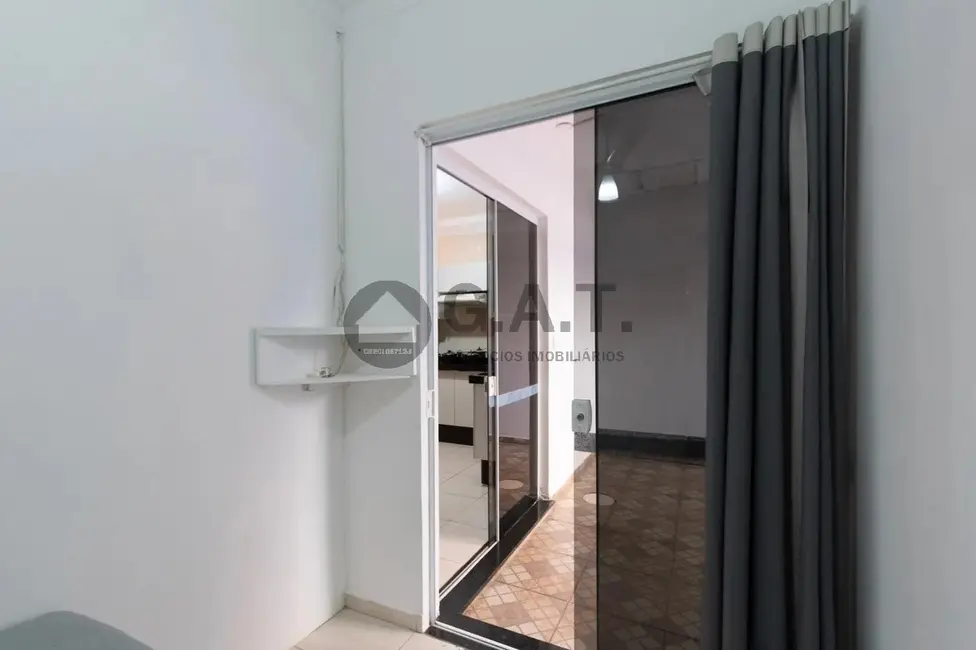 Casa com 3 quartos para alugar, 130m2 em Jardim Santa Catarina, Sorocaba - SP - imagem 5 Foto 5 de Casa com 3 quartos para alugar, 130m2 em Jardim Santa Catarina, Sorocaba - SP