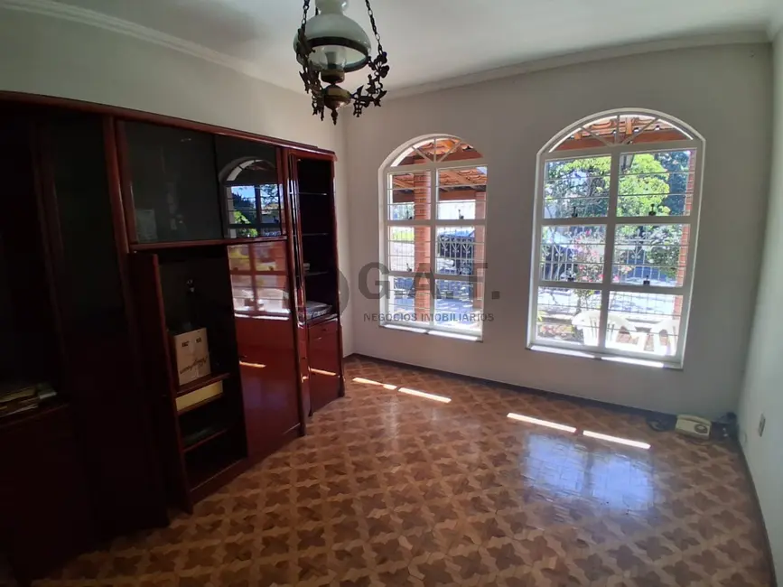 Casa com 4 quartos para alugar, 150m2 em Jardim Santa Rosália, Sorocaba - SP - imagem 4 Foto 4 de Casa com 4 quartos para alugar, 150m2 em Jardim Santa Rosália, Sorocaba - SP
