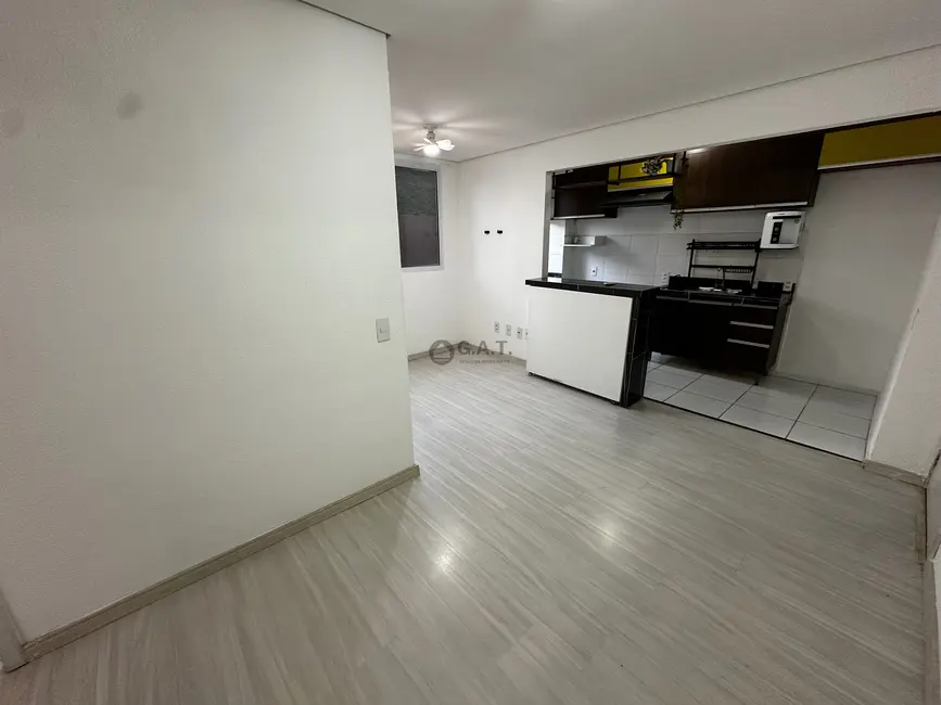 Foto 3 de Apartamento com 2 quartos à venda, 45m2 em Jardim Araújo, Votorantim - SP