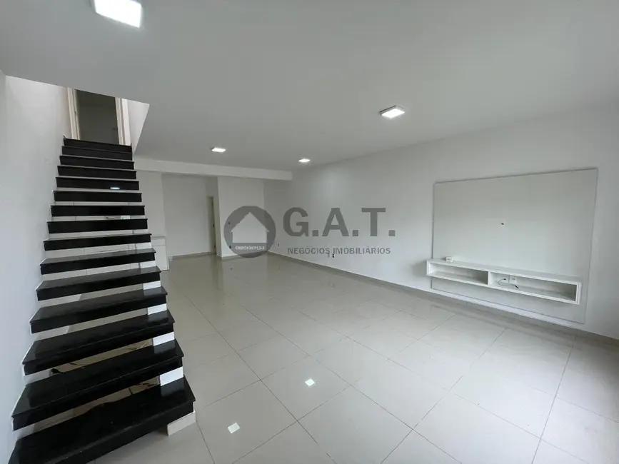 Foto 2 de Casa de Condomínio com 3 quartos para alugar, 135m2 em Jardim Emília, Sorocaba - SP