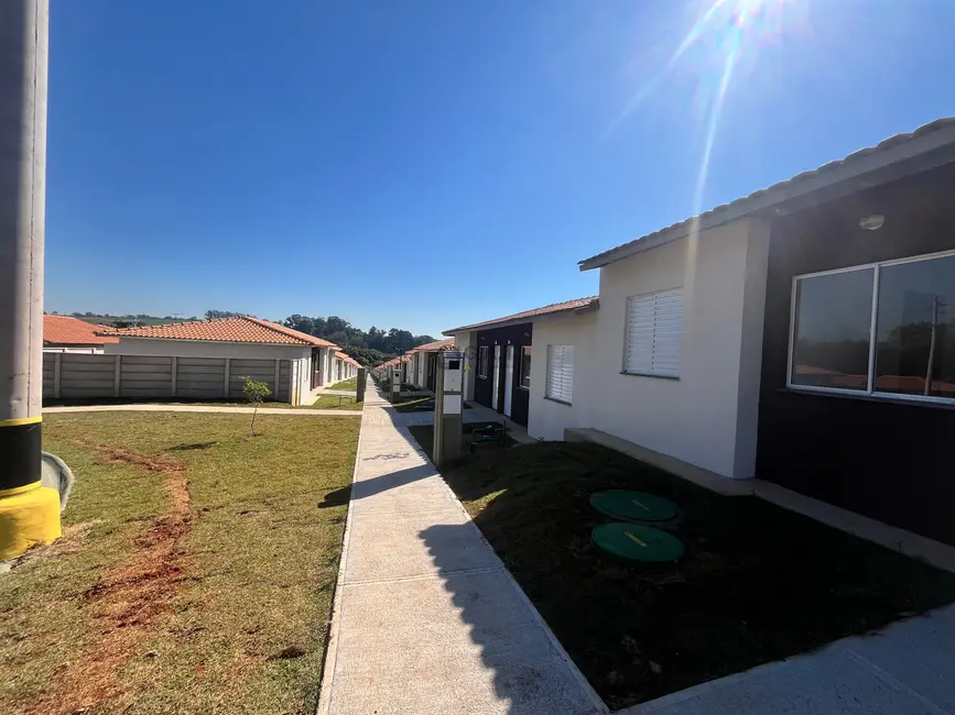 Foto 3 de Casa de Condomínio com 2 quartos para alugar, 54m2 em Vila Bom Jesus, Sorocaba - SP