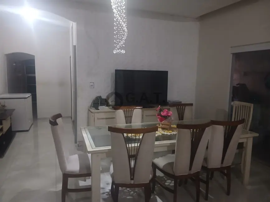 Foto 1 de Casa com 3 quartos para alugar, 250m2 em Jardim São Guilherme, Sorocaba - SP