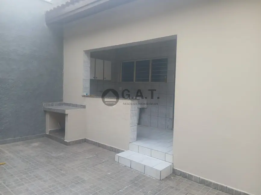 Casa com 2 quartos para alugar, 170m2 em Jardim Siriema, Sorocaba - SP - imagem 9 Foto 9 de Casa com 2 quartos para alugar, 170m2 em Jardim Siriema, Sorocaba - SP