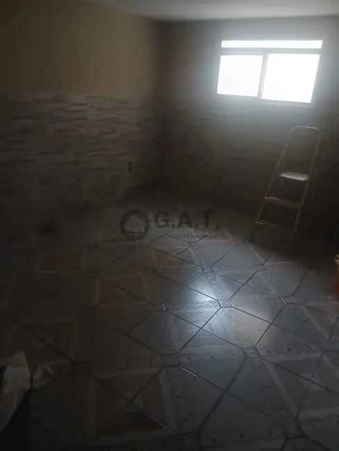 Casa com 2 quartos para alugar, 170m2 em Jardim Siriema, Sorocaba - SP - imagem 6 Foto 6 de Casa com 2 quartos para alugar, 170m2 em Jardim Siriema, Sorocaba - SP