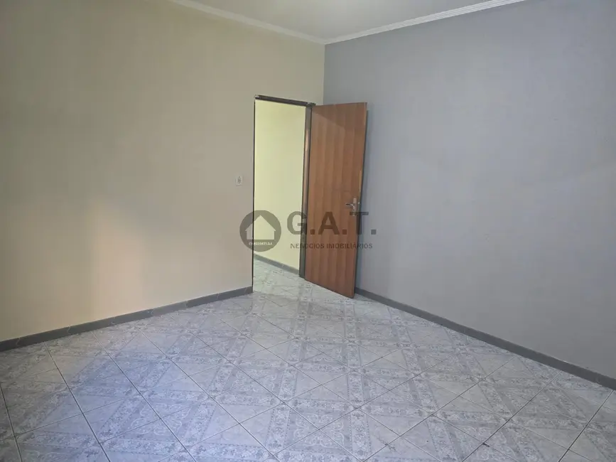 Foto 4 de Casa com 2 quartos para alugar, 140m2 em Wanel Ville, Sorocaba - SP