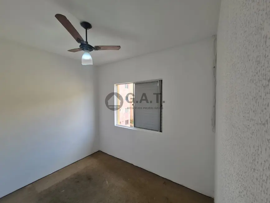 Foto 4 de Apartamento com 2 quartos para alugar, 43m2 em Jardim Guadalajara, Sorocaba - SP