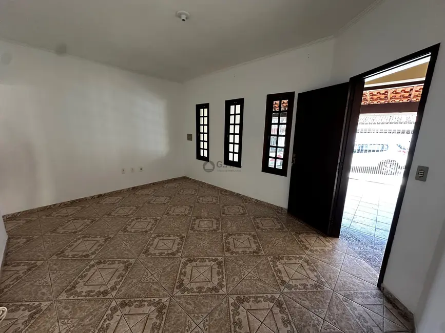 Casa com 2 quartos para alugar, 125m2 em Jardim São Guilherme, Sorocaba - SP - imagem 5 Foto 5 de Casa com 2 quartos para alugar, 125m2 em Jardim São Guilherme, Sorocaba - SP