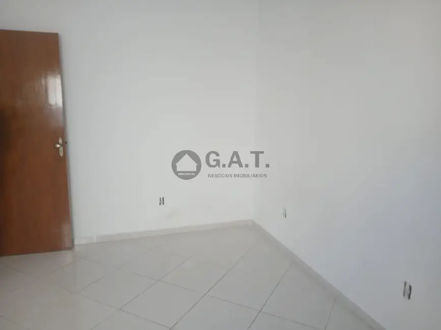 Casa com 3 quartos para alugar, 130m2 em Jardim Santo Amaro, Sorocaba - SP - imagem 2 Foto 2 de Casa com 3 quartos para alugar, 130m2 em Jardim Santo Amaro, Sorocaba - SP