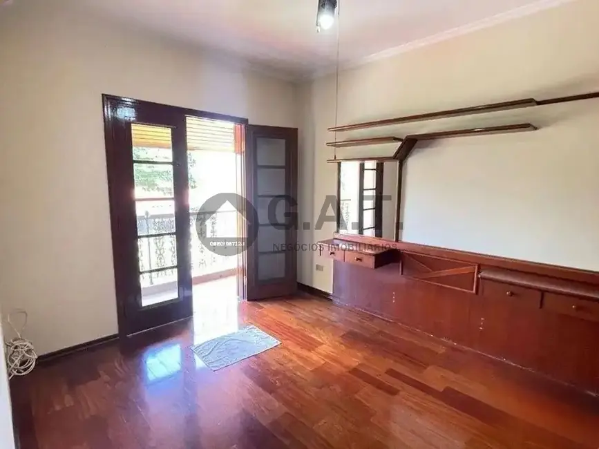 Casa com 4 quartos para alugar, 1800m2 em Jardim Leocádia, Sorocaba - SP - imagem 3 Foto 3 de Casa com 4 quartos para alugar, 1800m2 em Jardim Leocádia, Sorocaba - SP