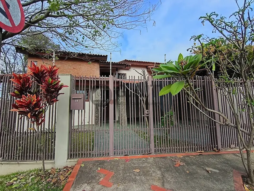Casa com 3 quartos para alugar, 451m2 em Jardim Pires de Mello, Sorocaba - SP - imagem 3 Foto 3 de Casa com 3 quartos para alugar, 451m2 em Jardim Pires de Mello, Sorocaba - SP