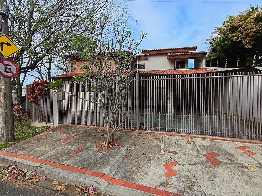 Casa com 3 quartos para alugar, 451m2 em Jardim Pires de Mello, Sorocaba - SP - imagem 2 Foto 2 de Casa com 3 quartos para alugar, 451m2 em Jardim Pires de Mello, Sorocaba - SP