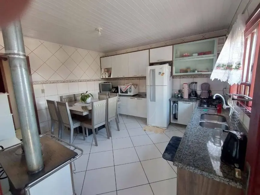 Casa com 5 quartos à venda, 300m2 em Centro, Portao - RS - imagem 8 Foto 8 de Casa com 5 quartos à venda, 300m2 em Centro, Portao - RS