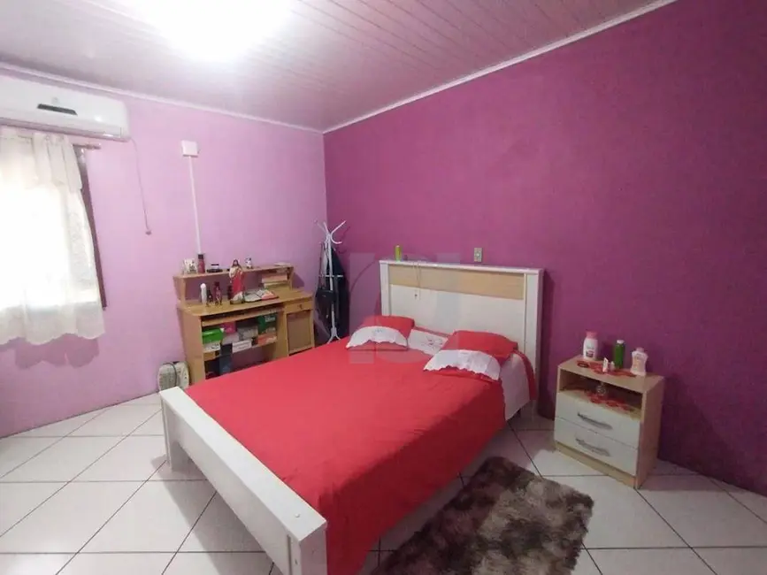 Casa com 5 quartos à venda, 300m2 em Centro, Portao - RS - imagem 9 Foto 9 de Casa com 5 quartos à venda, 300m2 em Centro, Portao - RS