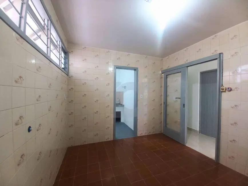 Casa com 3 quartos à venda e para alugar, 290m2 em Centro, Sao Leopoldo - RS - imagem 8 Foto 8 de Casa com 3 quartos à venda e para alugar, 290m2 em Centro, Sao Leopoldo - RS