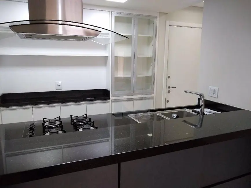 Apartamento com 3 quartos à venda, 140m2 em Centro, Novo Hamburgo - RS - imagem 7 Foto 7 de Apartamento com 3 quartos à venda, 140m2 em Centro, Novo Hamburgo - RS