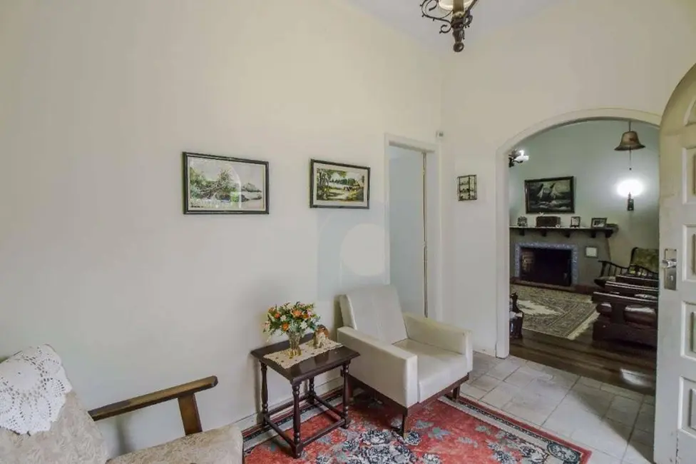 Casa com 5 quartos para alugar, 345m2 em Centro, Sao Leopoldo - RS - imagem 3 Foto 3 de Casa com 5 quartos para alugar, 345m2 em Centro, Sao Leopoldo - RS