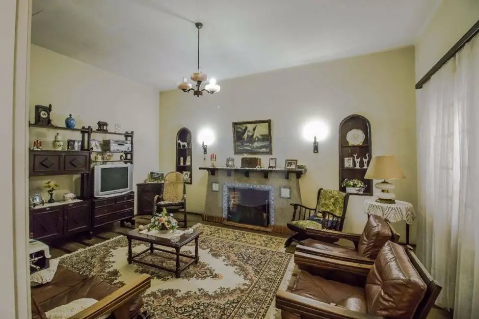 Casa com 5 quartos para alugar, 345m2 em Centro, Sao Leopoldo - RS - imagem 4 Foto 4 de Casa com 5 quartos para alugar, 345m2 em Centro, Sao Leopoldo - RS