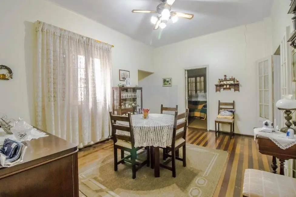 Casa com 5 quartos para alugar, 345m2 em Centro, Sao Leopoldo - RS - imagem 8 Foto 8 de Casa com 5 quartos para alugar, 345m2 em Centro, Sao Leopoldo - RS