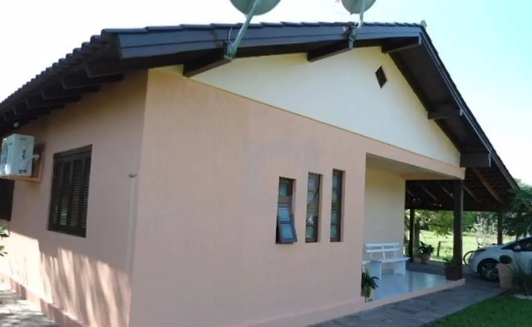 Casa com 2 quartos à venda, 600m2 em Sao Sebastiao Do Cai - RS - imagem 6 Foto 6 de Casa com 2 quartos à venda, 600m2 em Sao Sebastiao Do Cai - RS