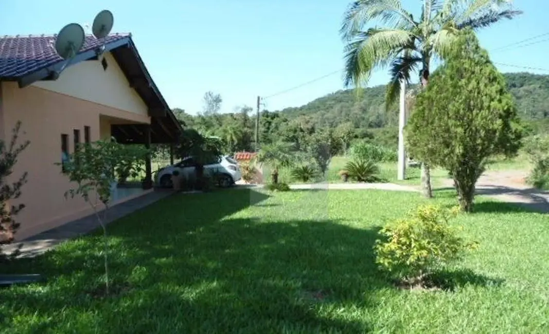 Casa com 2 quartos à venda, 600m2 em Sao Sebastiao Do Cai - RS - imagem 5 Foto 5 de Casa com 2 quartos à venda, 600m2 em Sao Sebastiao Do Cai - RS