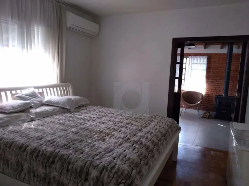 Casa com 3 quartos à venda, 138m2 em Centro, Sao Leopoldo - RS - imagem 4 Foto 4 de Casa com 3 quartos à venda, 138m2 em Centro, Sao Leopoldo - RS