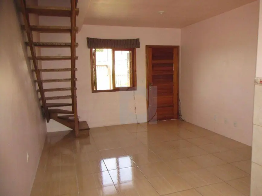 Casa com 2 quartos à venda, 70m2 em Centro, Portao - RS - imagem 2 Foto 2 de Casa com 2 quartos à venda, 70m2 em Centro, Portao - RS