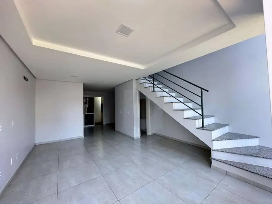 Foto 2 de Casa com 2 quartos à venda, 85m2 em Centro, Portao - RS