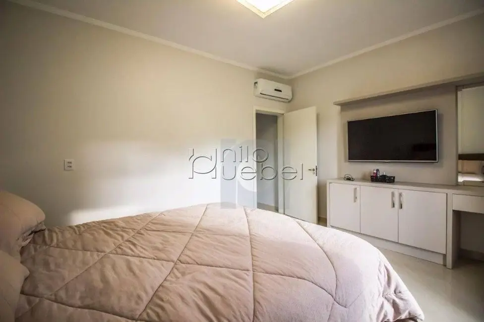 Casa com 3 quartos à venda, 360m2 em Centro, Portao - RS - imagem 9 Foto 9 de Casa com 3 quartos à venda, 360m2 em Centro, Portao - RS