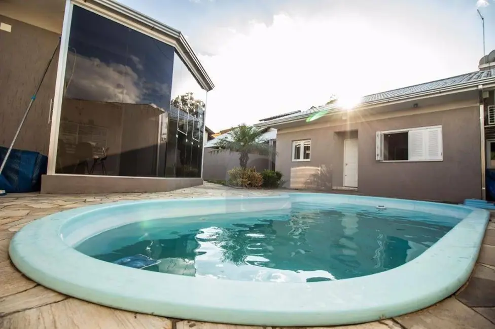 Casa com 3 quartos à venda, 360m2 em Centro, Portao - RS - imagem 4 Foto 4 de Casa com 3 quartos à venda, 360m2 em Centro, Portao - RS