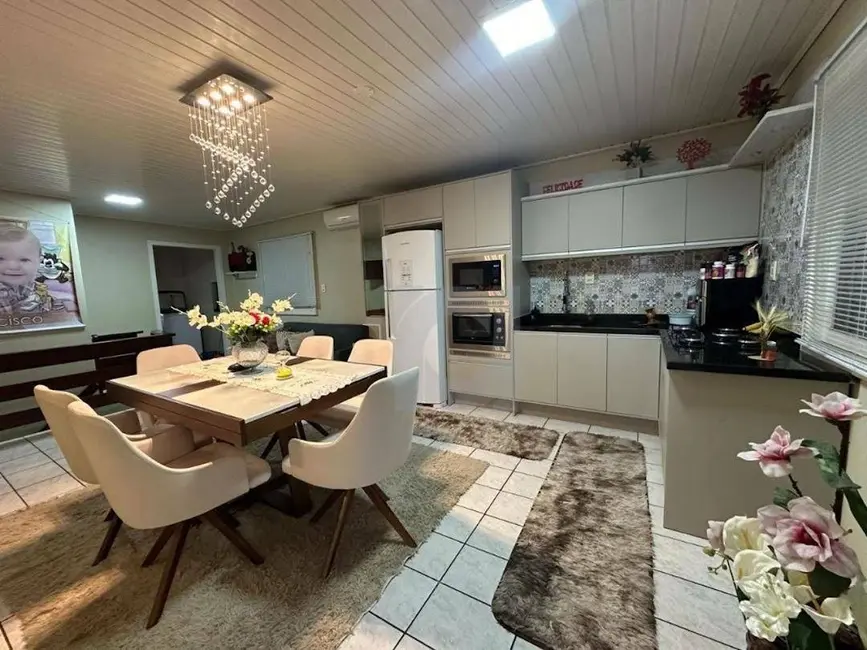 Casa com 3 quartos à venda, 746m2 em Portao - RS - imagem 6 Foto 6 de Casa com 3 quartos à venda, 746m2 em Portao - RS