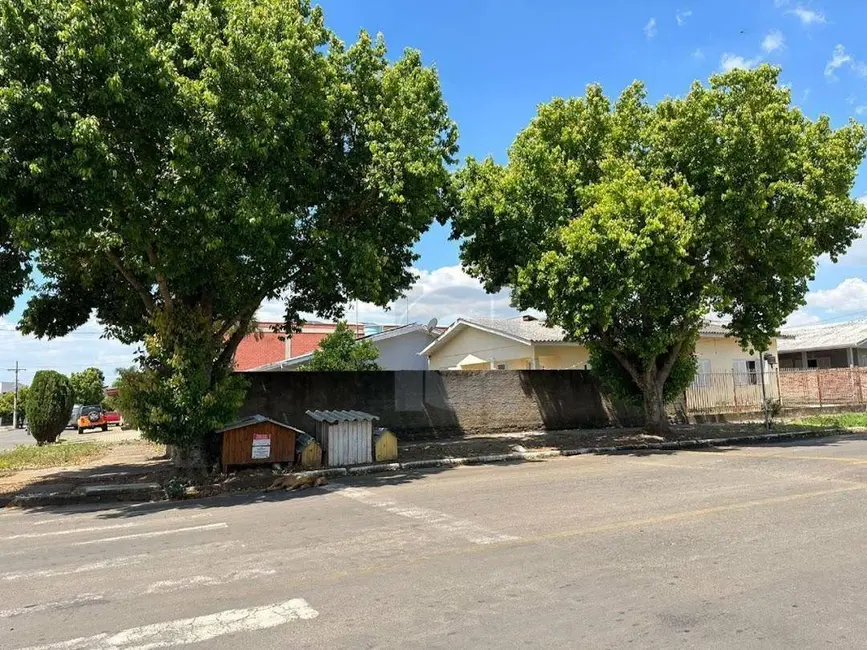 Casa com 3 quartos à venda, 390m2 em Centro, Portao - RS - imagem 2 Foto 2 de Casa com 3 quartos à venda, 390m2 em Centro, Portao - RS