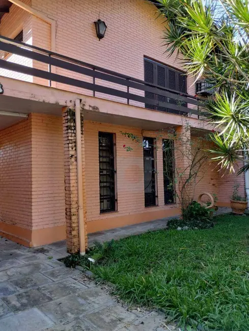 Foto 1 de Sobrado com 3 quartos à venda, 418m2 em Rio Branco, Sao Leopoldo - RS