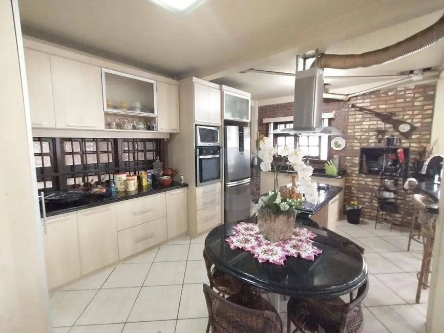 Casa com 3 quartos à venda, 140m2 em Portao - RS - imagem 4 Foto 4 de Casa com 3 quartos à venda, 140m2 em Portao - RS